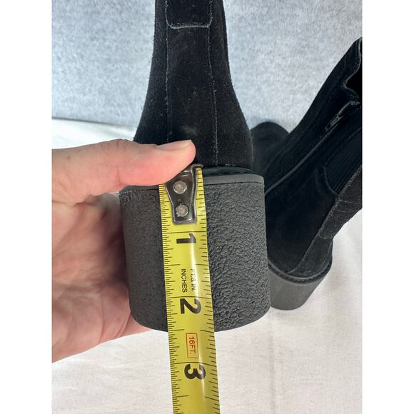 EUC Chelsea & Violet Women's sz 8.5 Lottie Black Suede Platform Chelsea Boots - Picture 6 of 11